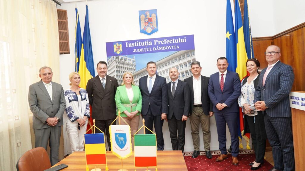 Ambasadorul Italiei în dialog cu oficialități și reprezentanți ai mediului de afaceri din Dâmbovița