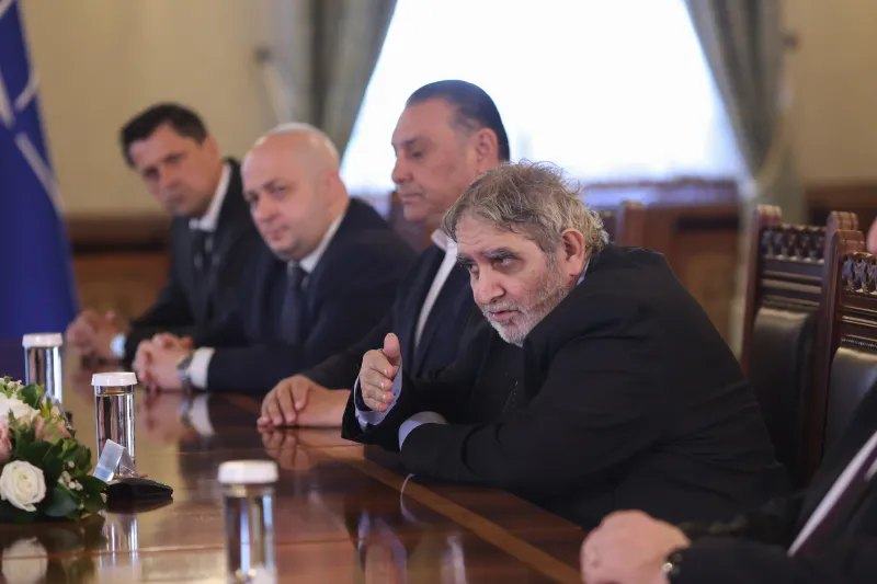 Purcoaie de bani publici în conturile  „minorităților”!