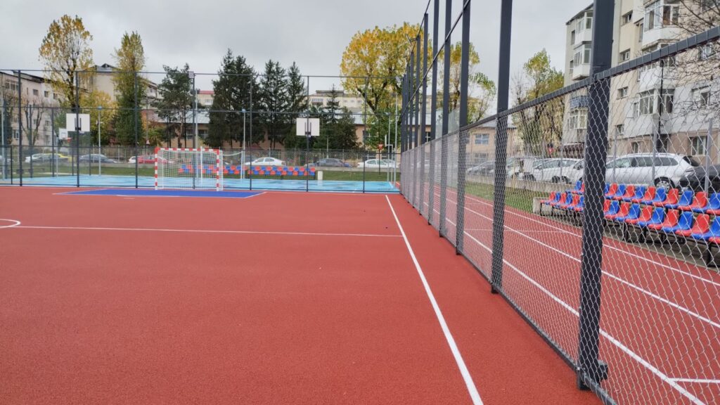 Târgoviște: Școala Radu cel Mare dispune de o bază sportivă dintre cele mai moderne