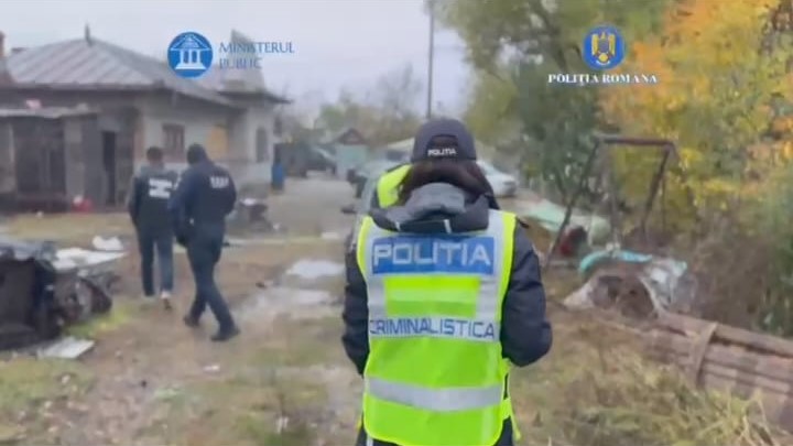 41 de mandate de percheziție puse în aplicare la bănuiți de incendierea deșeurilor, înșelăciune, contrabandă, fals în înscrisuri și tâlhărie