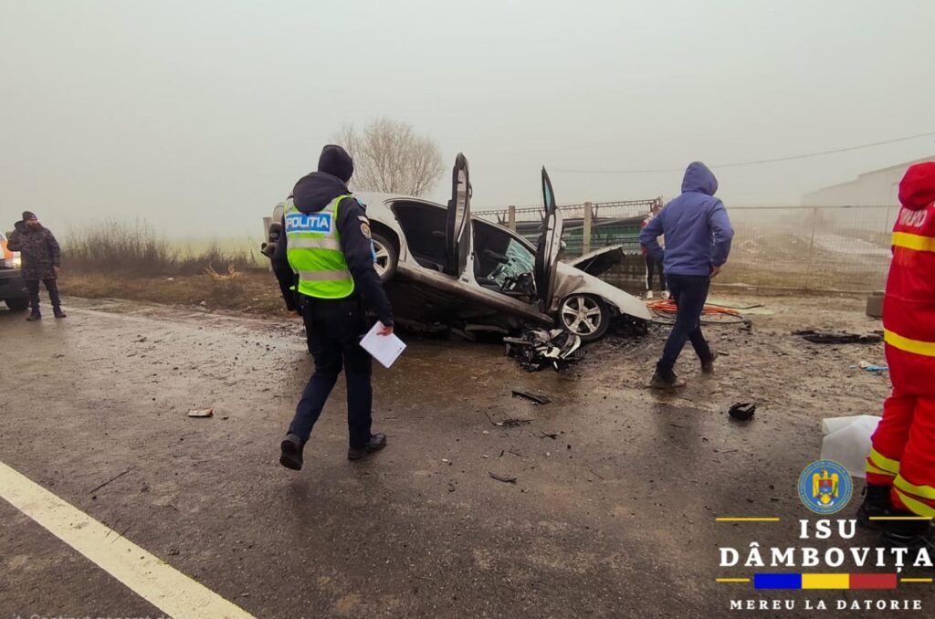 Autoturism zdrobit de un cap de pod pe DJ 720! Șoferul n-a avut nicio șansă!